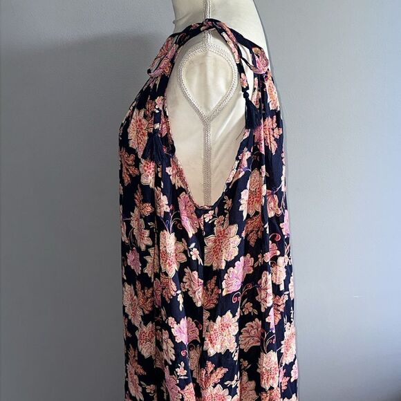 Old Navy Floral Maxi Dress! - Picture 5 of 12